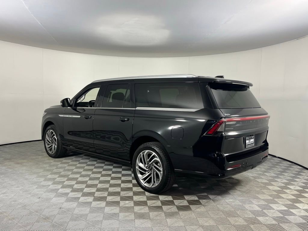Used 2025 Lincoln Navigator L Reserve image 8