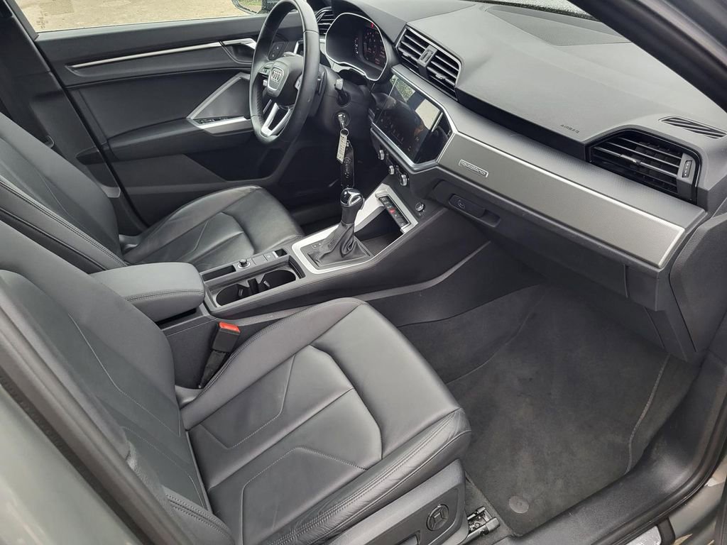 Used 2025 Audi Q3 2.0T Premium AWD/4WD image 9