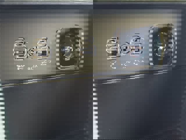 New 2025 Jeep Grand Cherokee Limited image 32