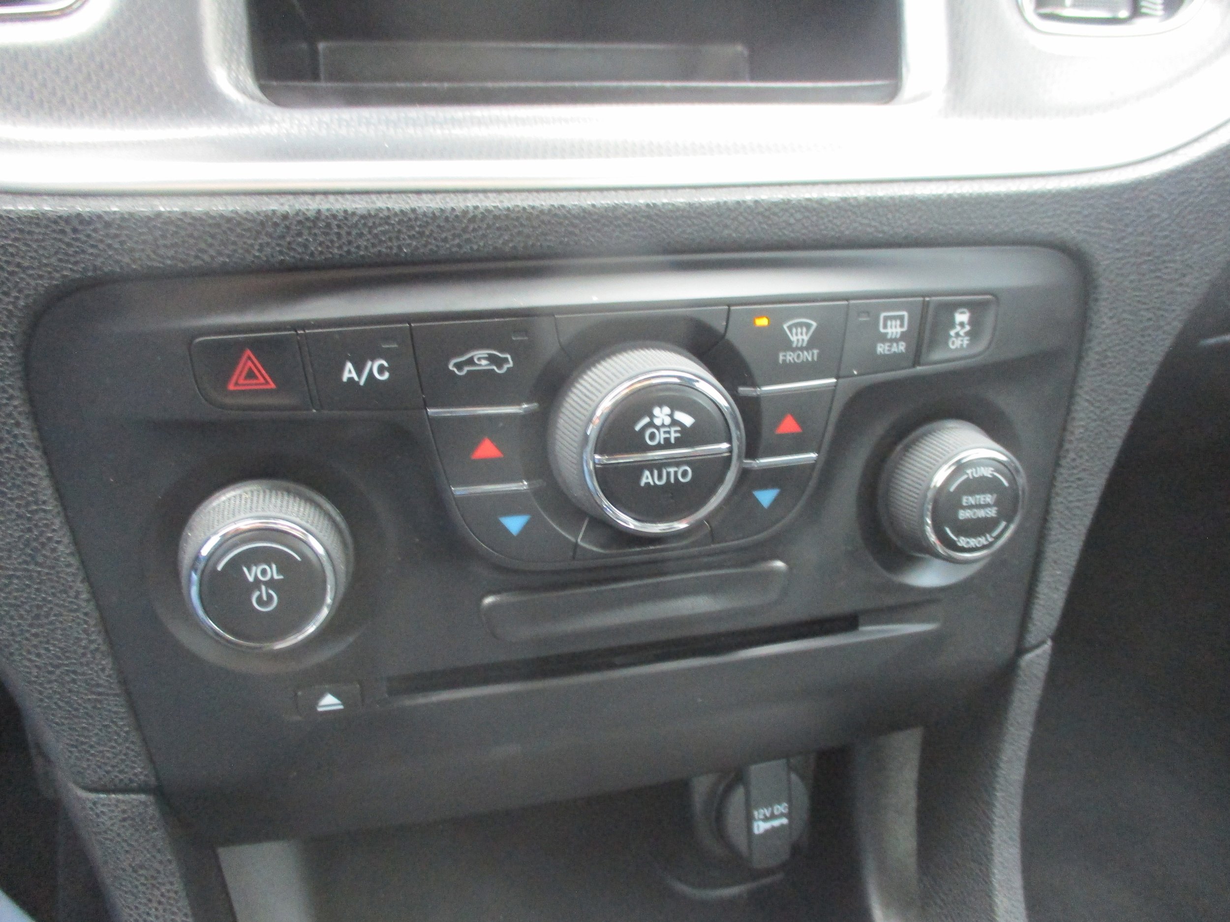 Used 2012 Dodge Charger SXT RWD image 15