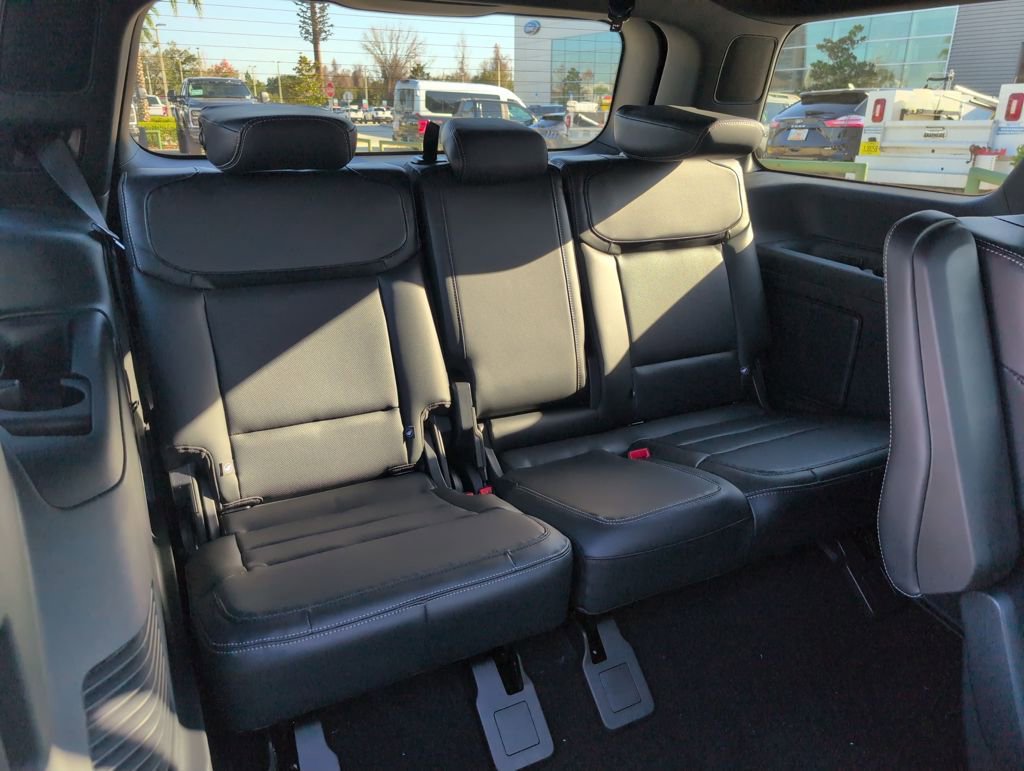 New 2026 Ford Expedition Platinum w/ Stealth Appearance Package image 17