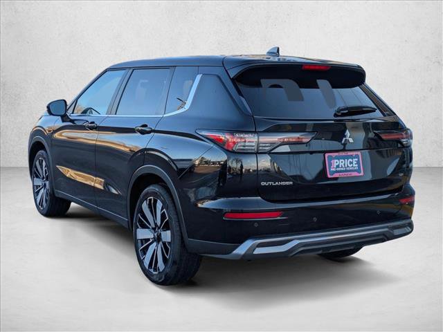 Used 2025 Mitsubishi Outlander SE image 8