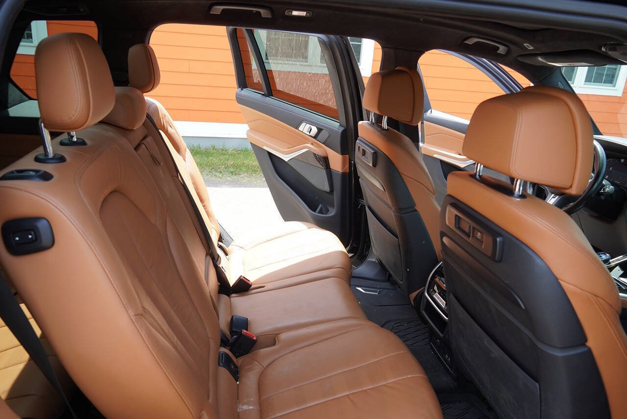 Used 2019 BMW X7 xDrive40i w/ Premium Package AWD/4WD image 14