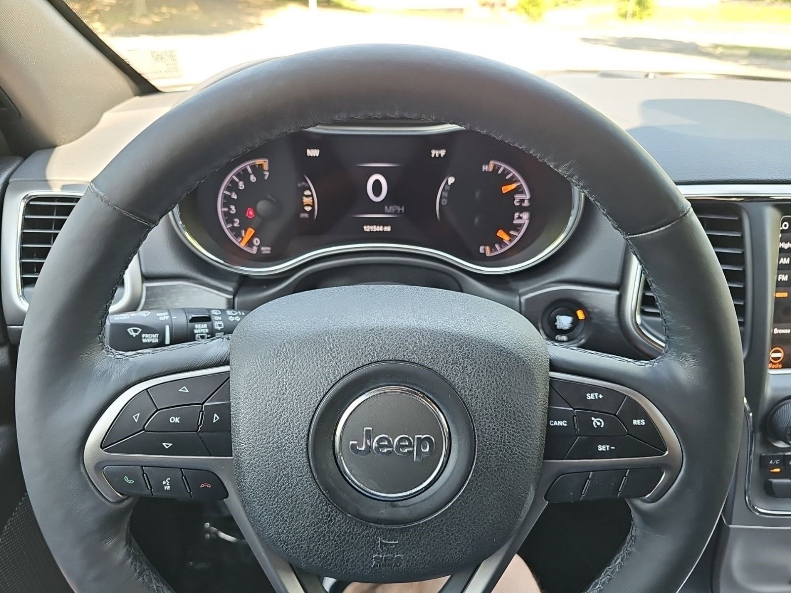 Used 2018 Jeep Grand Cherokee Altitude AWD/4WD image 22