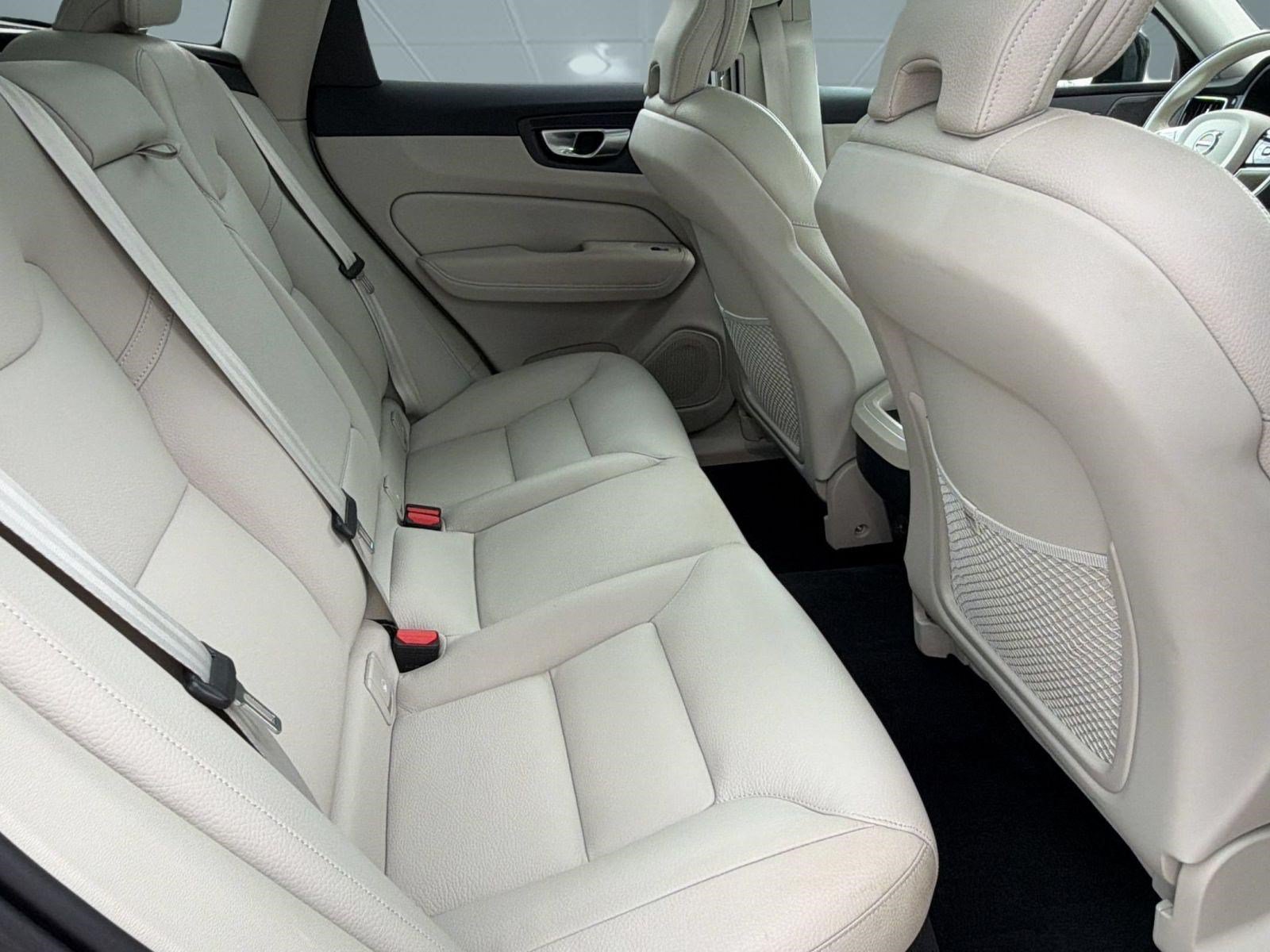 Used 2024 Volvo XC60 B5 Plus w/ Protection Package Premier AWD/4WD image 30