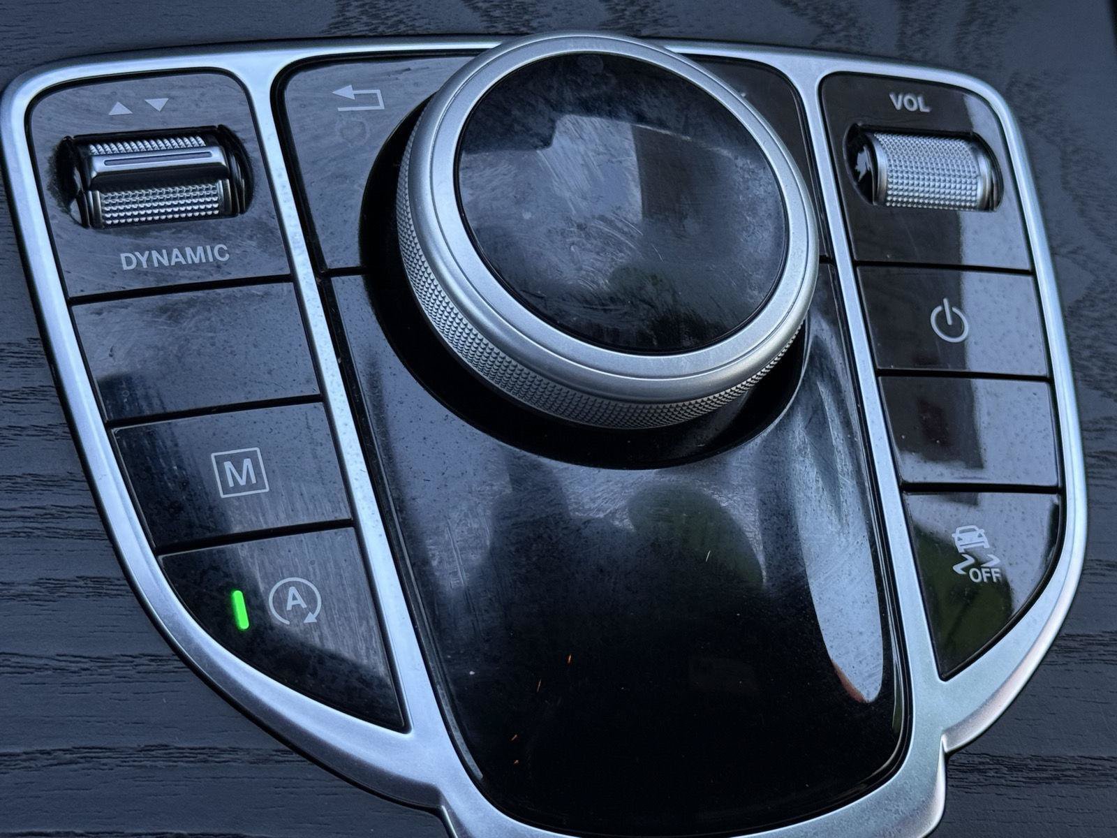 Used 2019 Mercedes-Benz GLC 300 4MATIC image 22