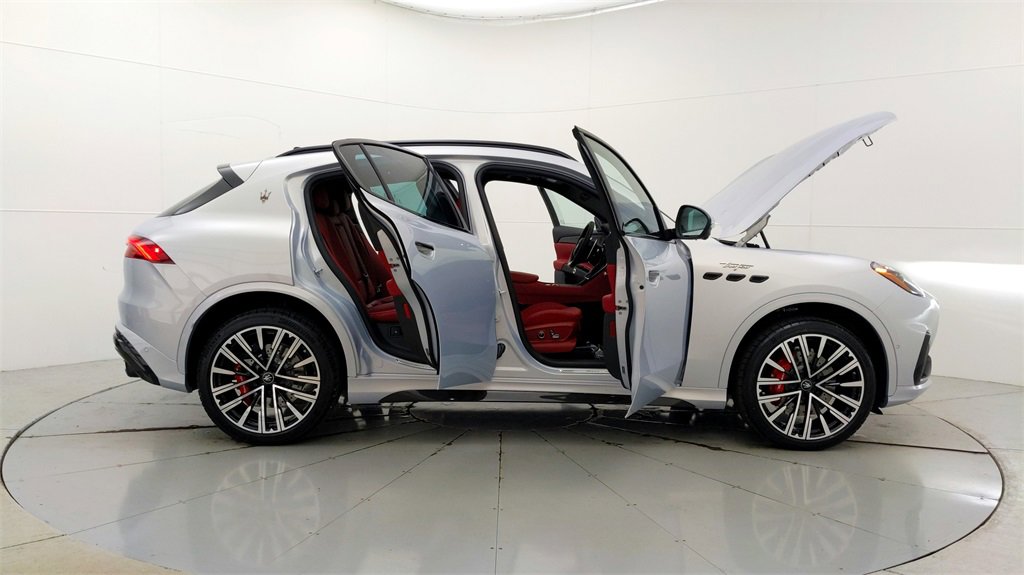 New 2024 Maserati Grecale Trofeo image 9