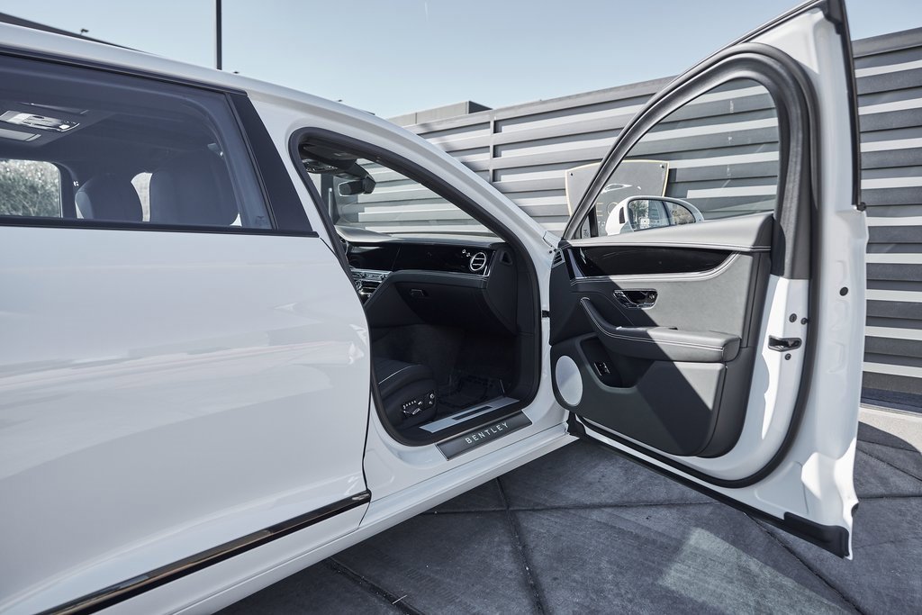 Used 2024 Bentley Flying Spur S V8 image 18