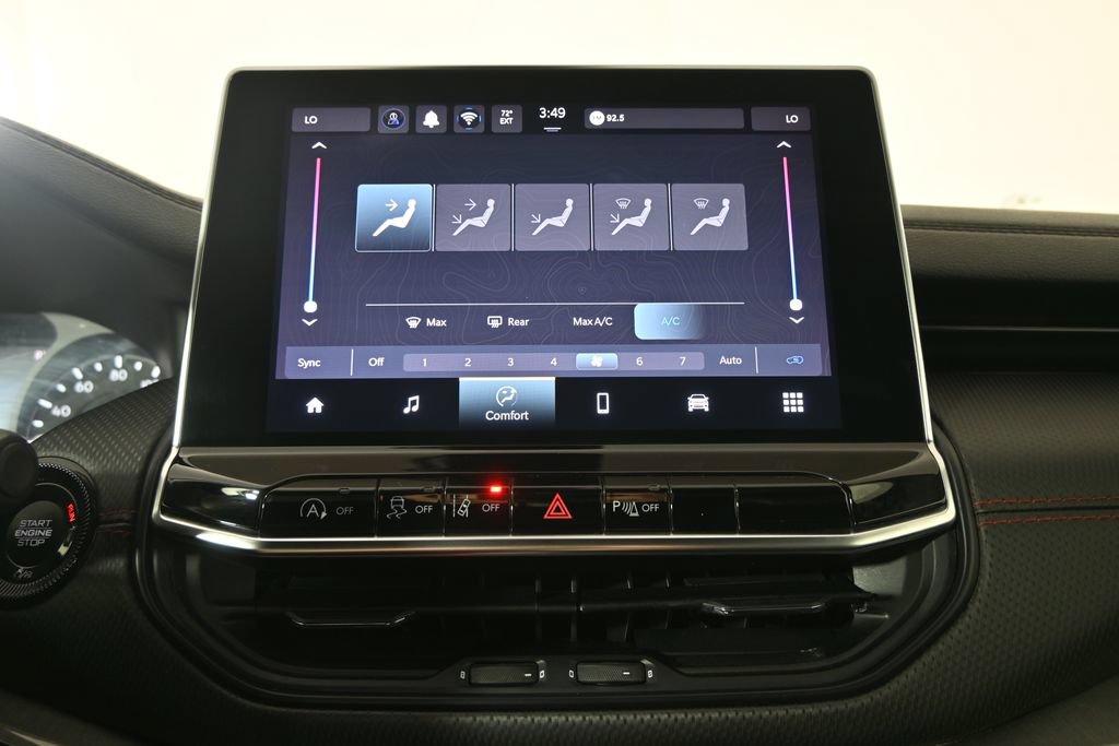 Used 2024 Jeep Compass Trailhawk AWD/4WD image 28