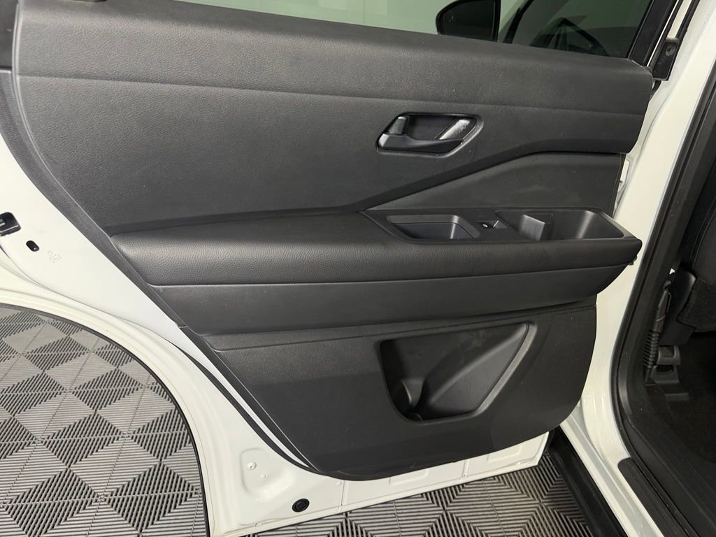 Used 2024 Nissan Pathfinder SV w/ Black Appearance Package FWD image 28