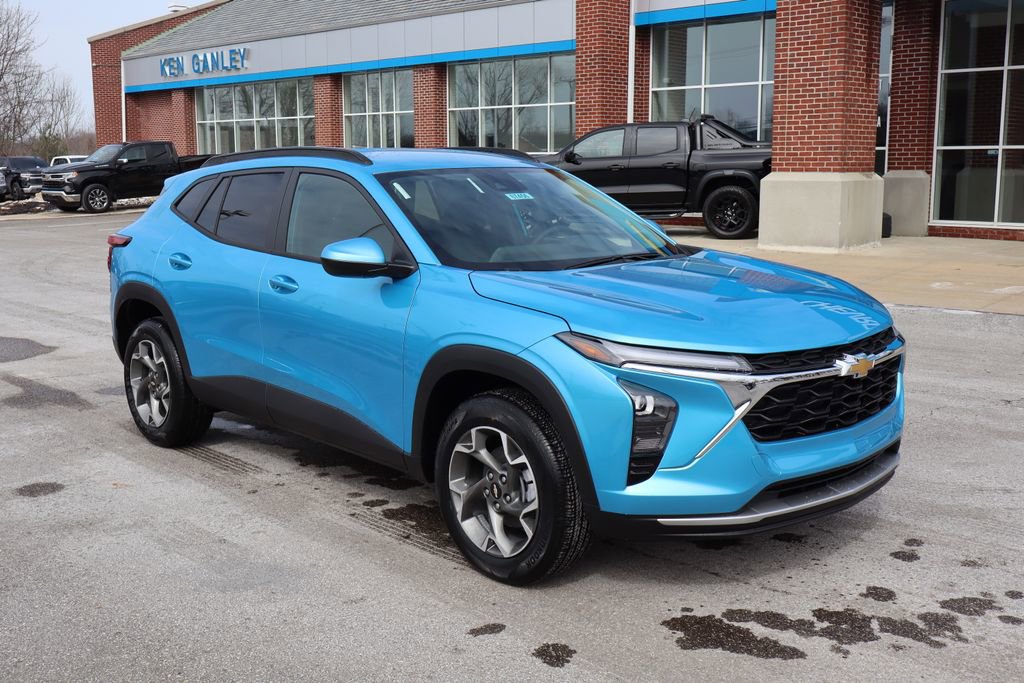 New 2026 Chevrolet Trax LT w/ Driver Confidence Package image 2