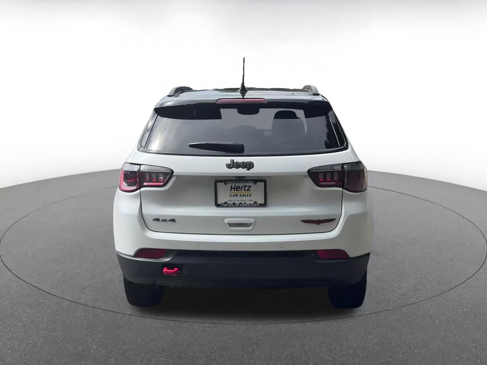 Used 2025 Jeep Compass Trailhawk image 12