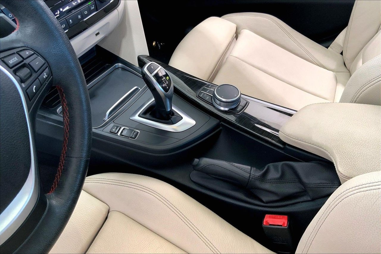 Used 2018 BMW 330i Sedan RWD image 17
