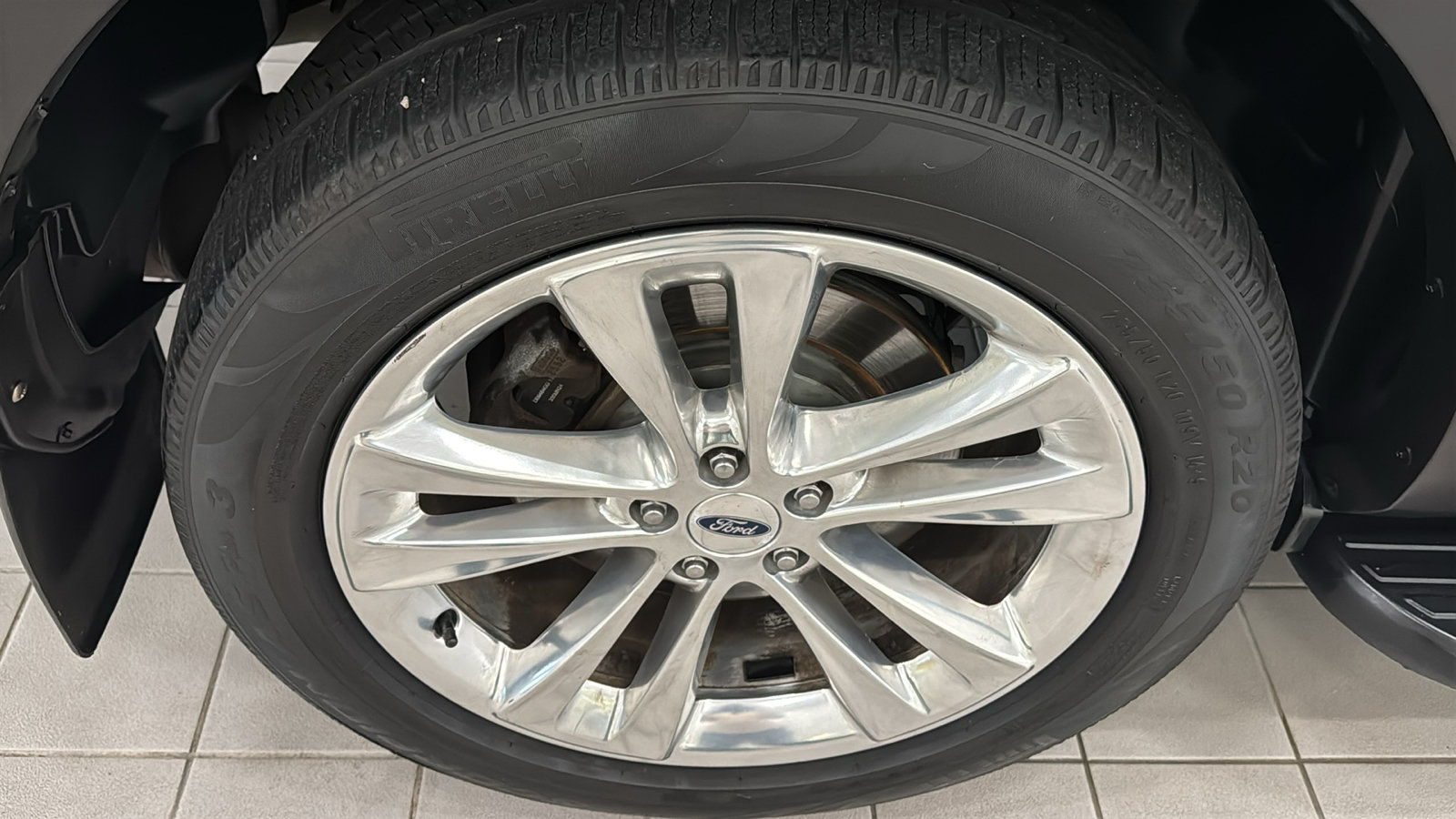 Used 2018 Ford Explorer Limited w/ Equipment Group 301A AWD/4WD image 33