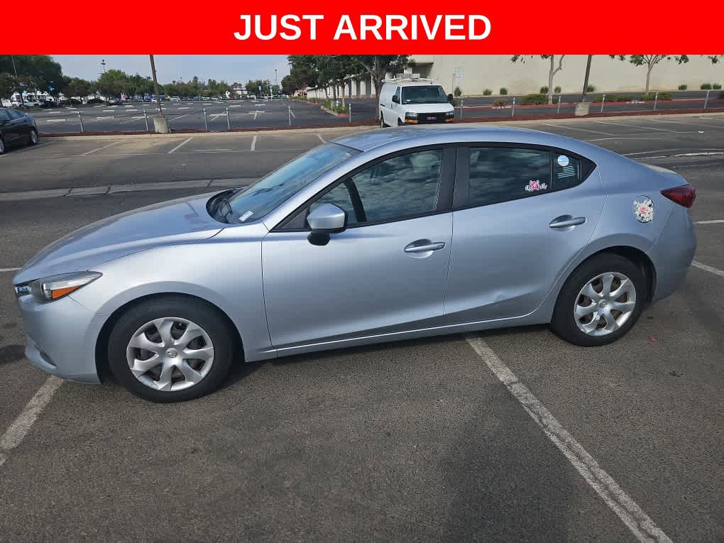 Used 2017 MAZDA MAZDA3 Sport FWD image 4