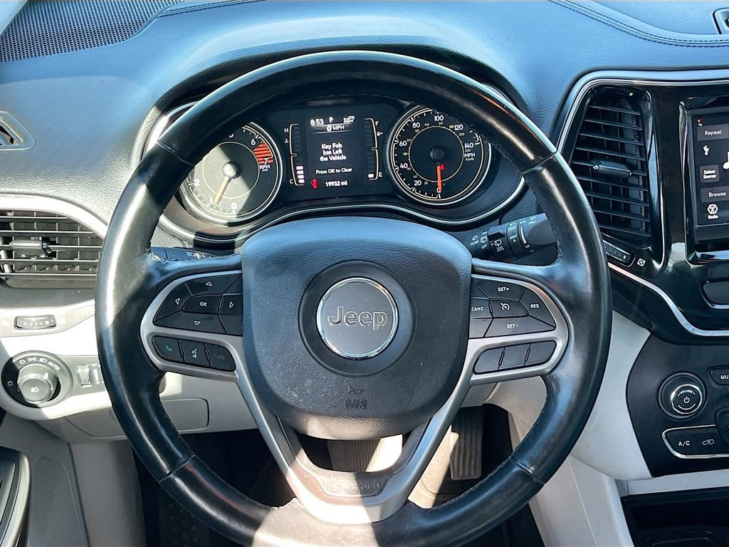 Used 2021 Jeep Cherokee Latitude Plus FWD image 11