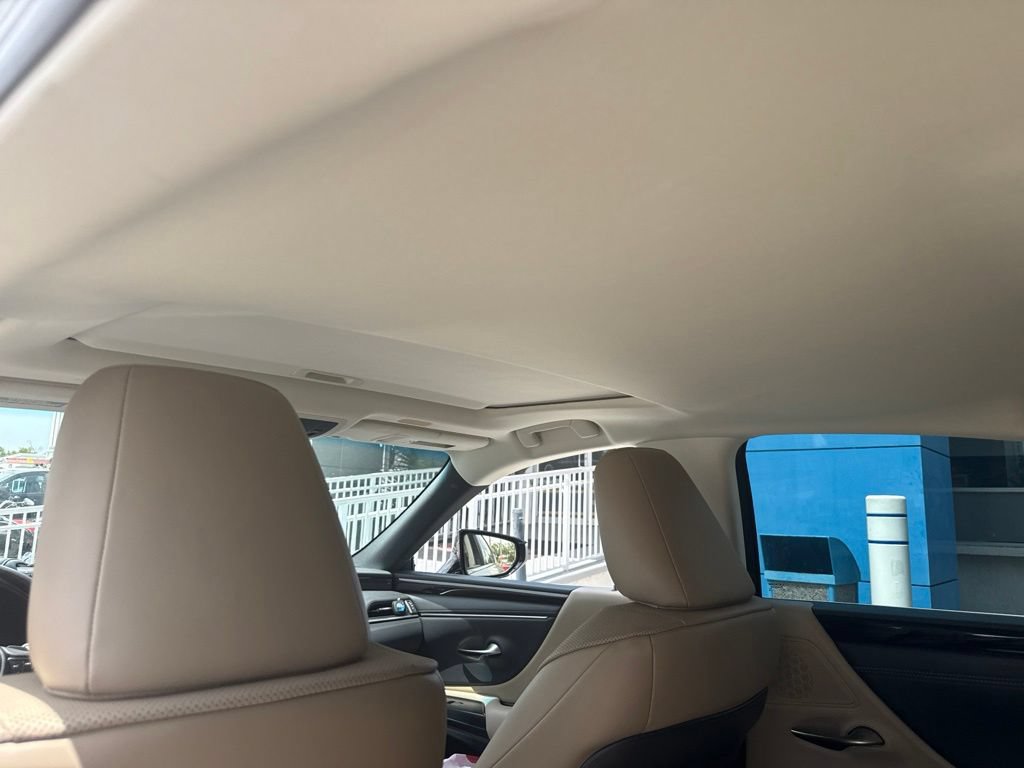 Used 2020 Lexus ES 350 w/ Premium Package FWD image 12