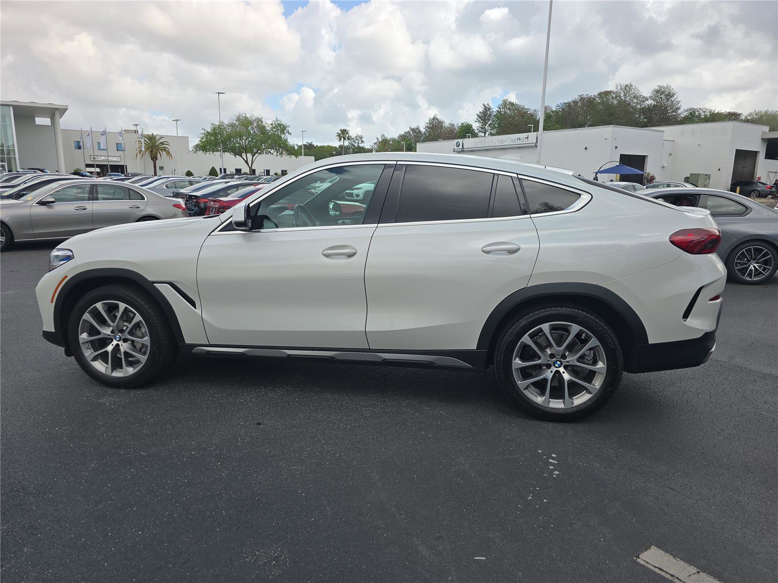 Used 2021 BMW X6 xDrive40i AWD/4WD image 6