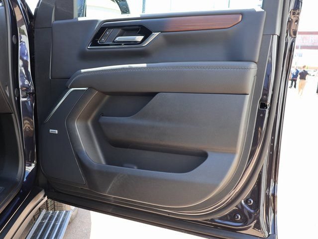 New 2026 GMC Yukon Elevation w/ Elevation Premium Package AWD/4WD image 10