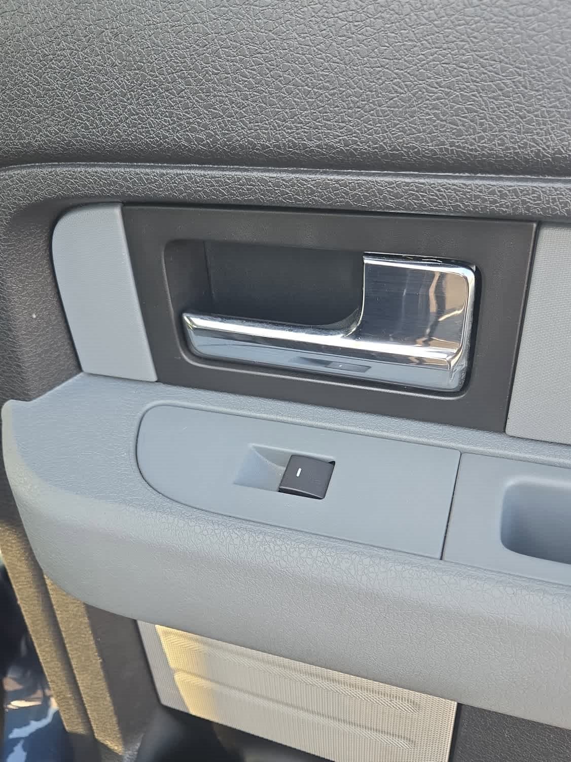 Used 2013 Ford F150 XLT w/ XLT Chrome Pkg image 29