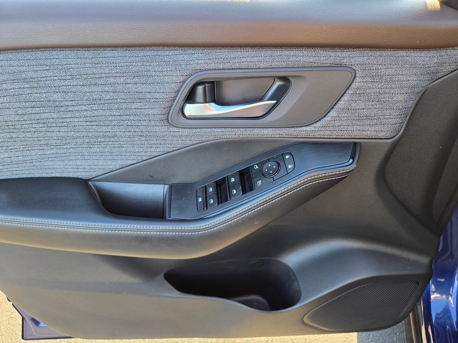 Used 2021 Nissan Rogue SV FWD image 17