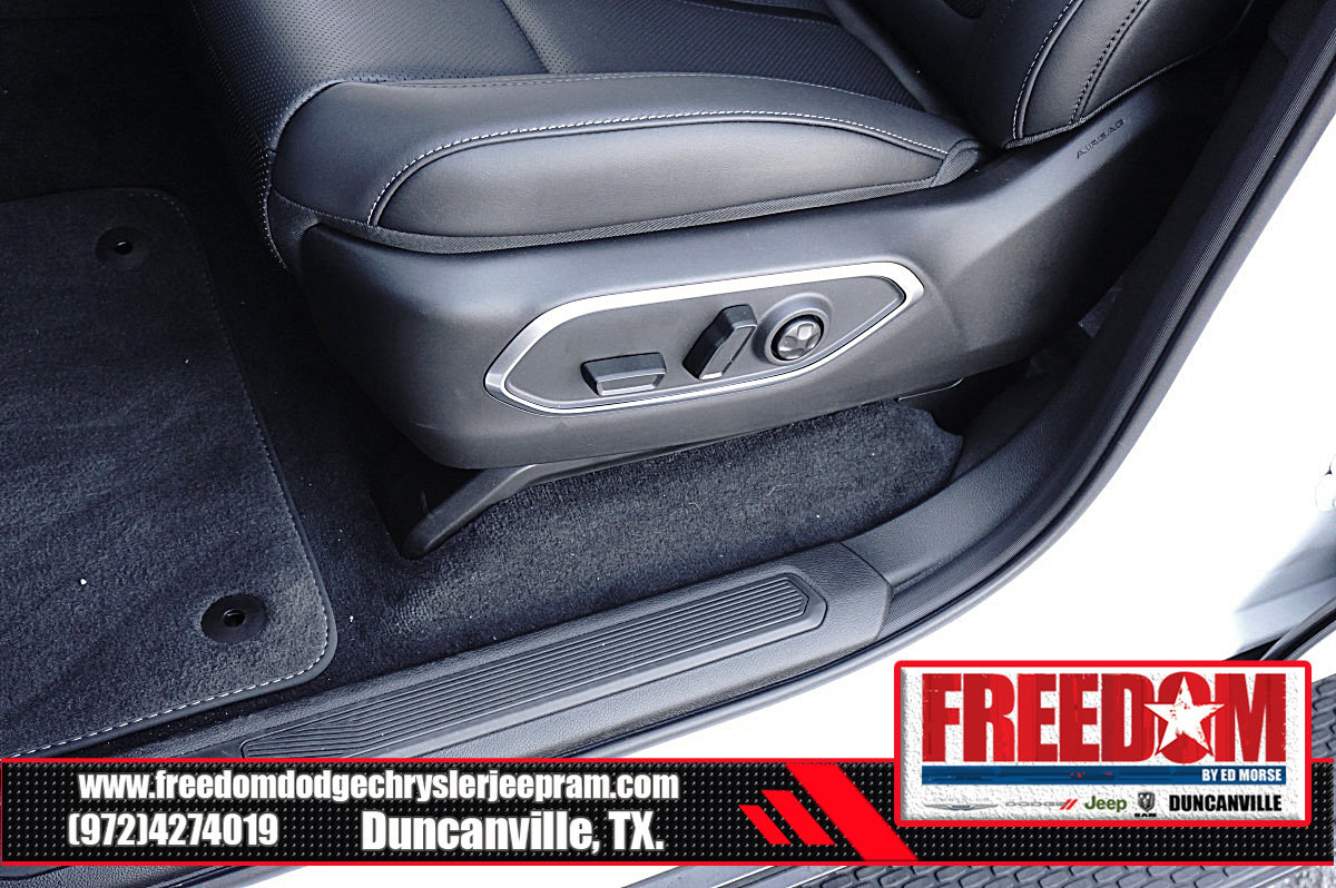 New 2025 Jeep Wagoneer L Series II w/ Premium Group I image 37