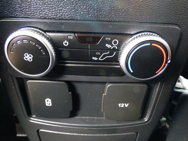 Used 2024 Ford Explorer XLT w/ Equipment Group 202A RWD image 20