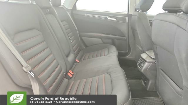 Used 2016 Ford Fusion SE image 23