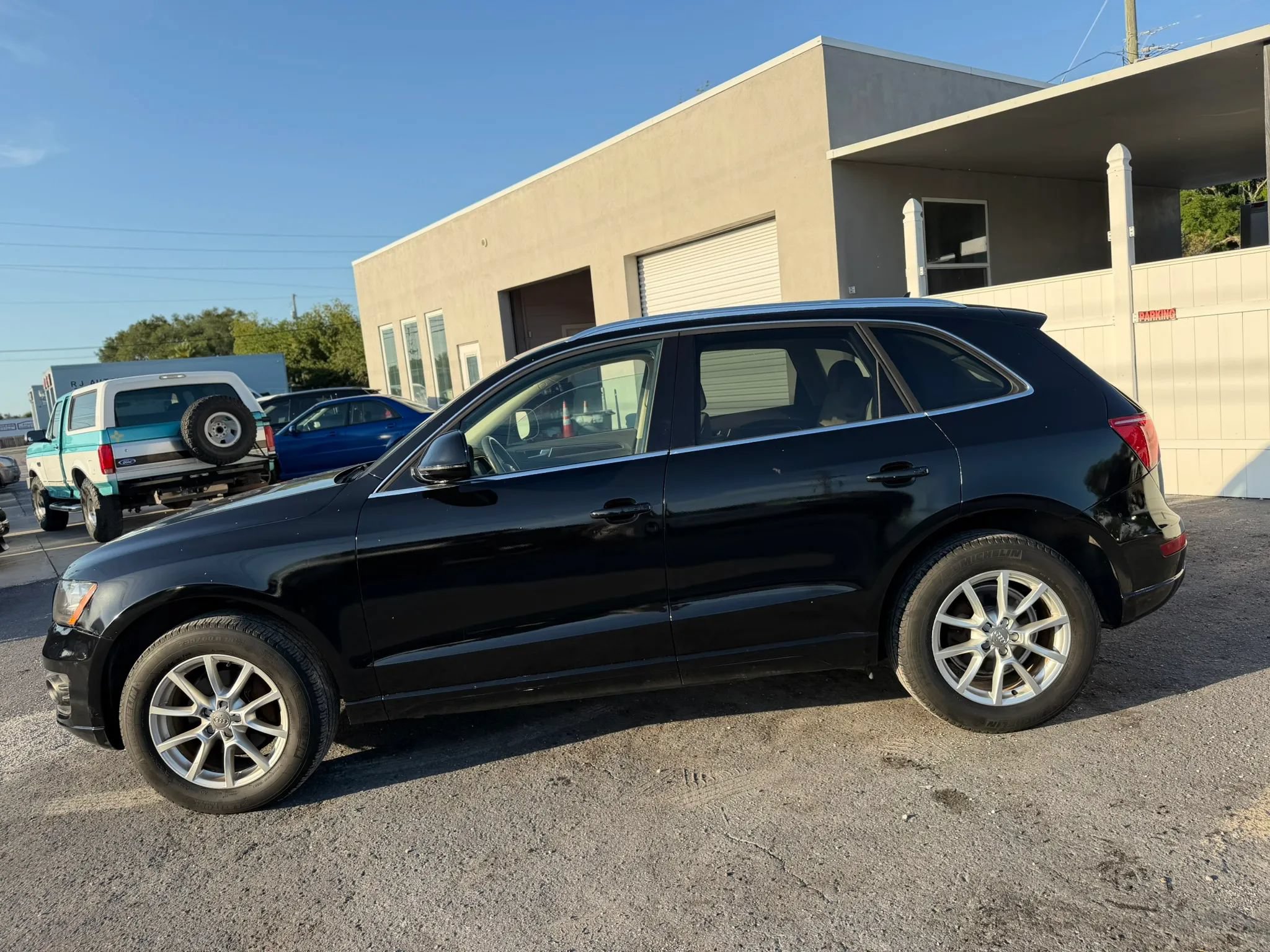 Used 2011 Audi Q5 2.0T Premium AWD/4WD image 2