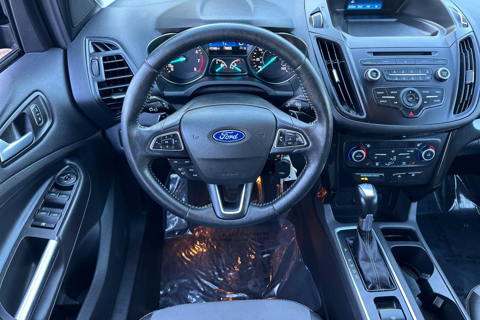 Used 2018 Ford Escape SE w/ SE Sport Appearance Package image 13