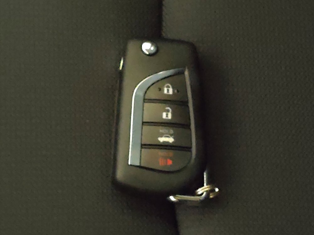 Used 2021 Toyota Corolla LE image 32