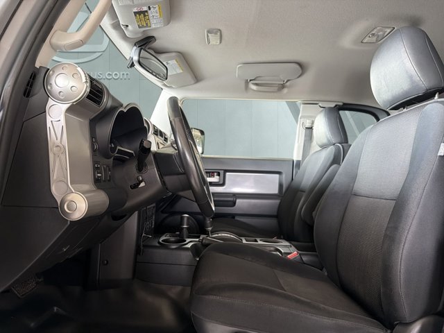 Used 2014 Toyota FJ Cruiser 4WD w/ Upgrade Package image 7