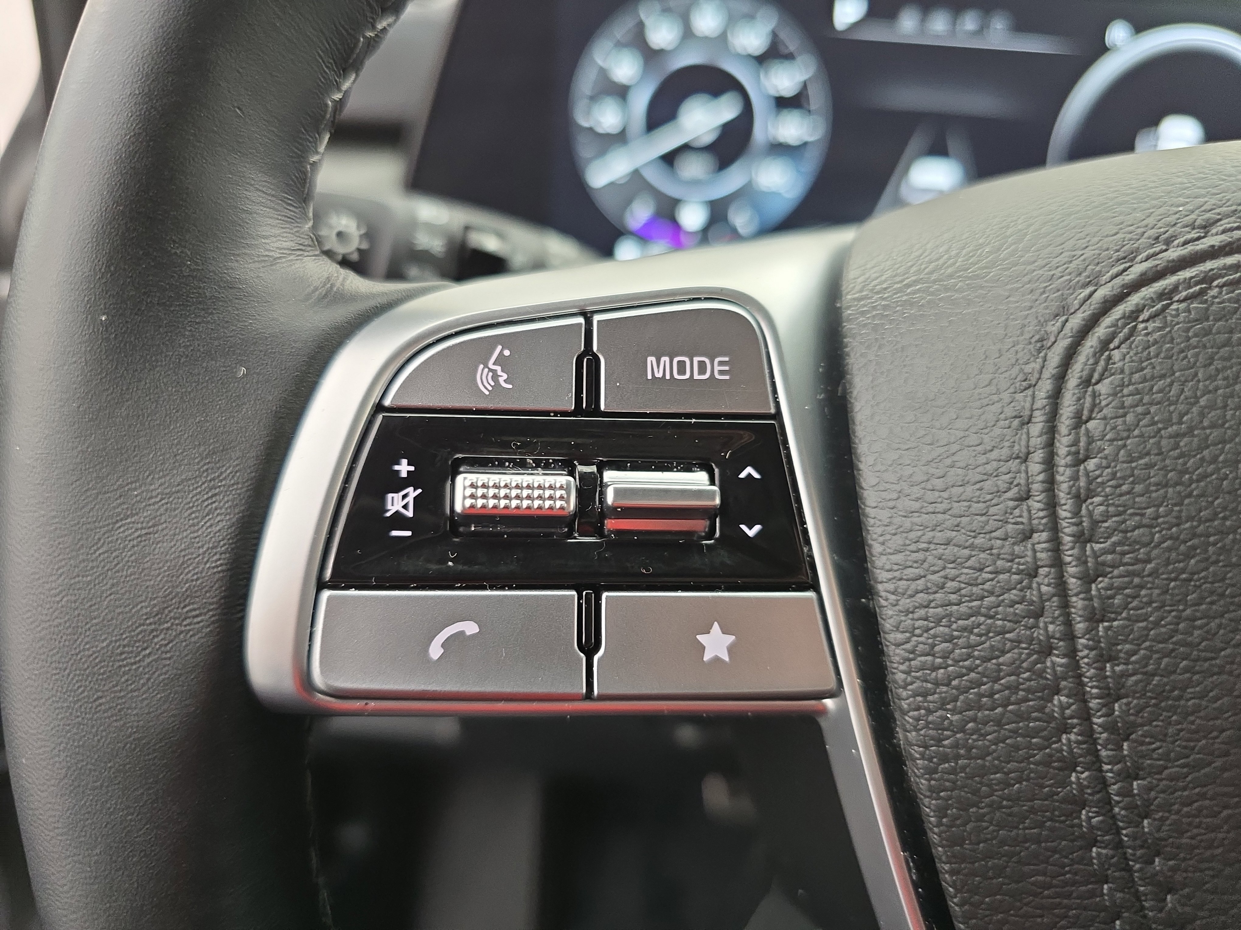 Used 2025 Kia Telluride SX Prestige X-Line image 18