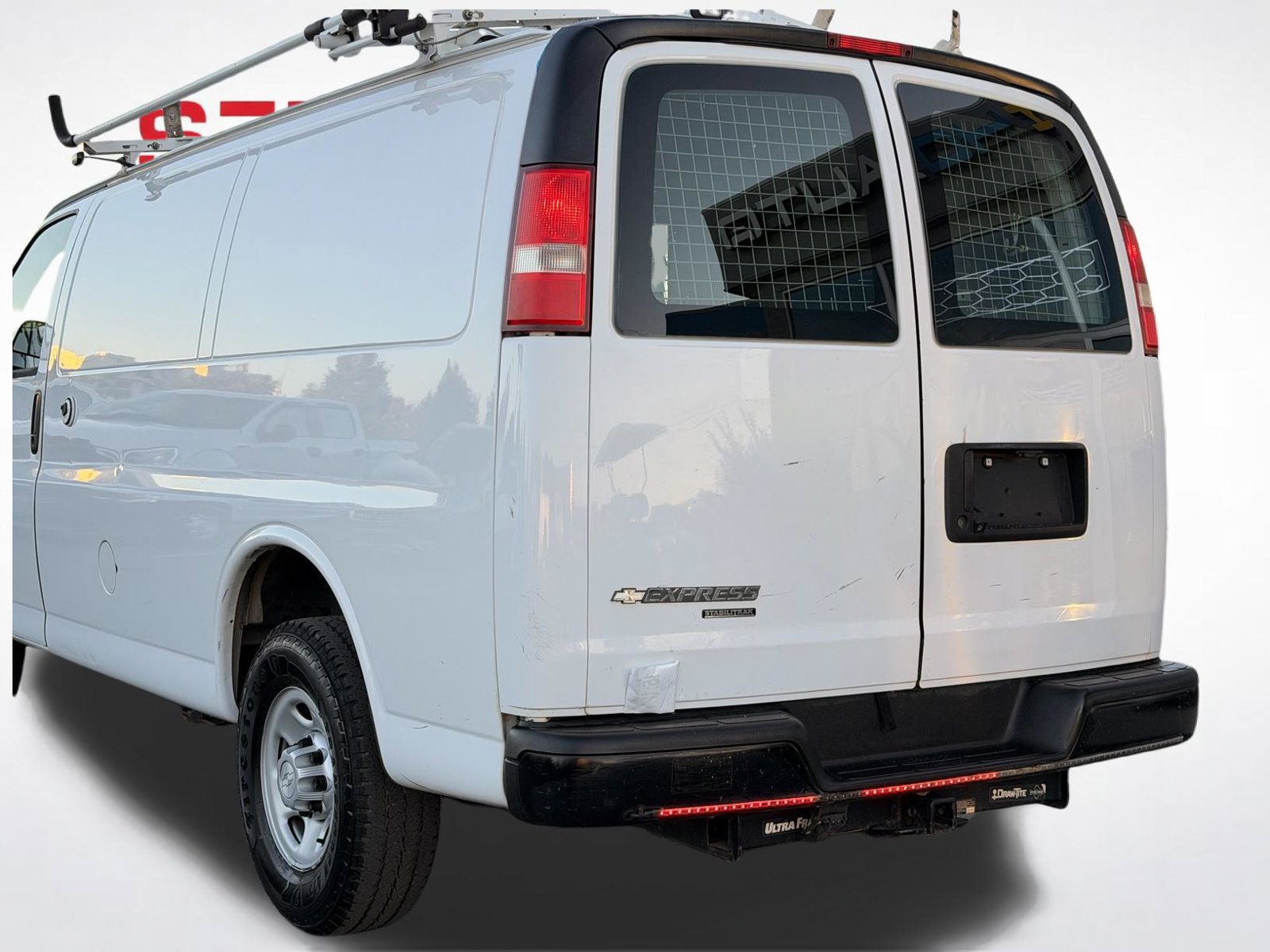Used 2015 Chevrolet Express 2500 RWD image 3
