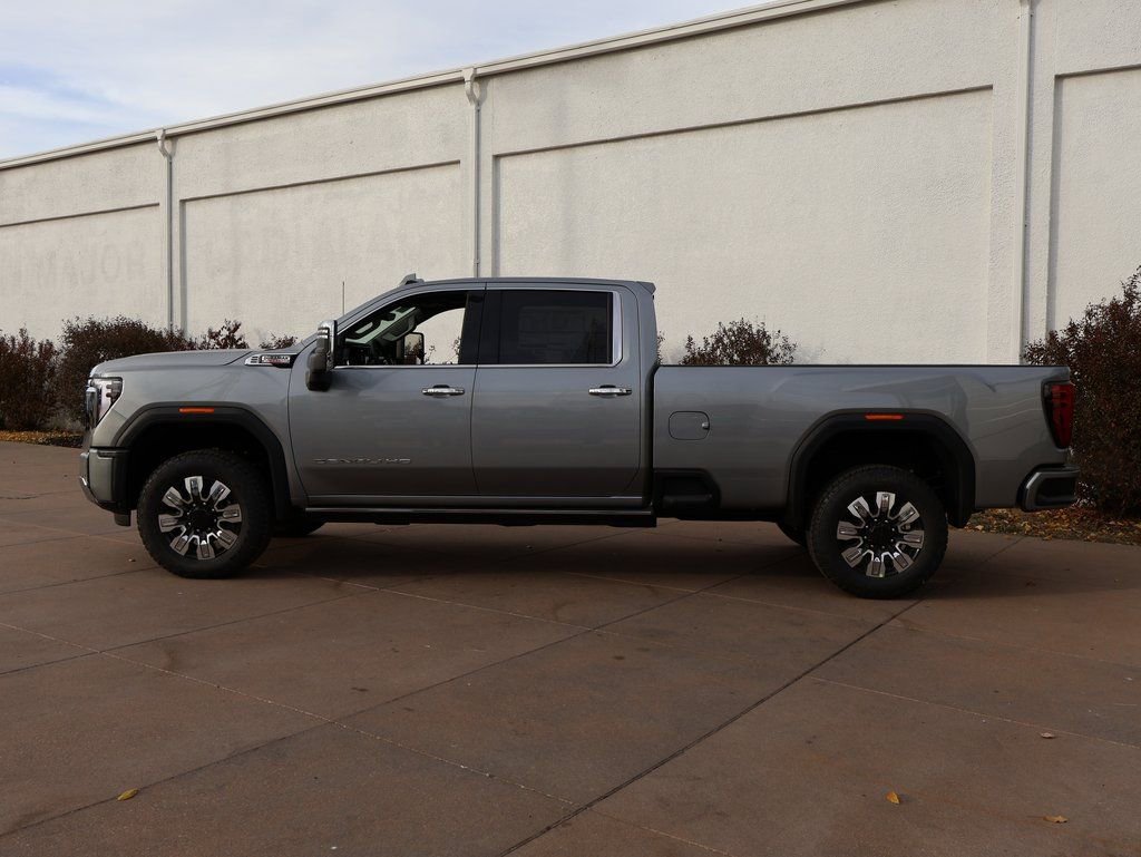 New 2026 GMC Sierra 3500 Denali w/ Denali Reserve Package image 2