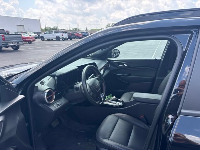 Used 2024 Chevrolet Trax RS w/ Driver Confidence Package FWD image 12