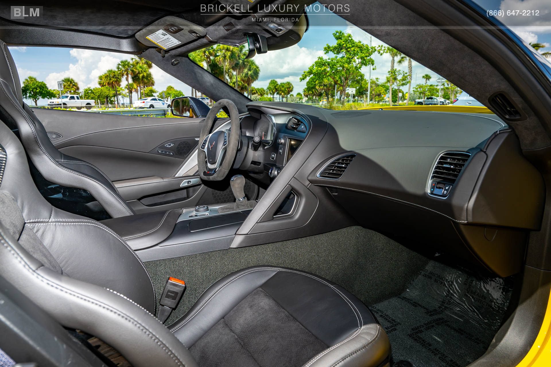 Used 2015 Chevrolet Corvette Z06 w/ 3LZ Preferred Equipment Group RWD image 18