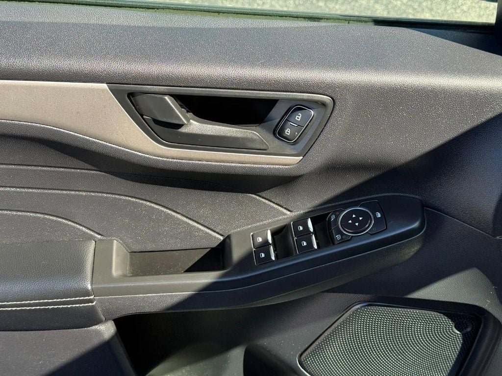 Used 2022 Ford Escape SE FWD image 16