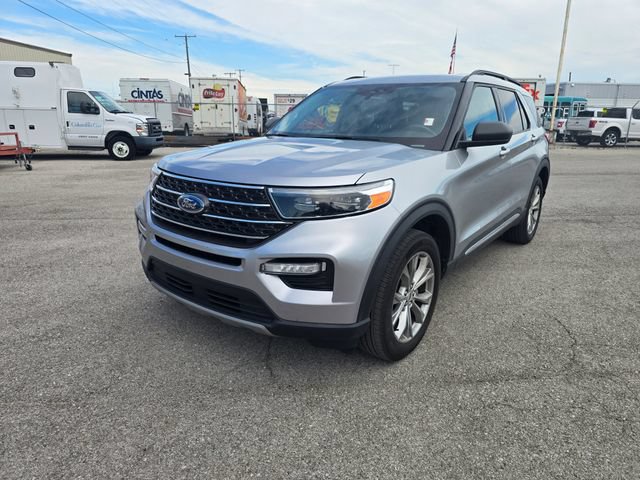 Used 2024 Ford Explorer XLT w/ Equipment Group 202A AWD/4WD image 8