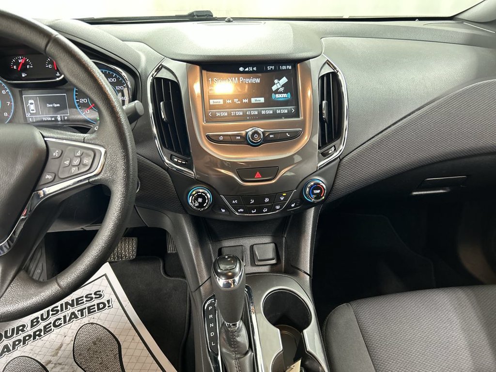 Used 2018 Chevrolet Cruze LT w/ Convenience Package FWD image 18