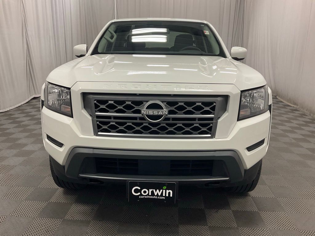 Used 2024 Nissan Frontier SV image 12