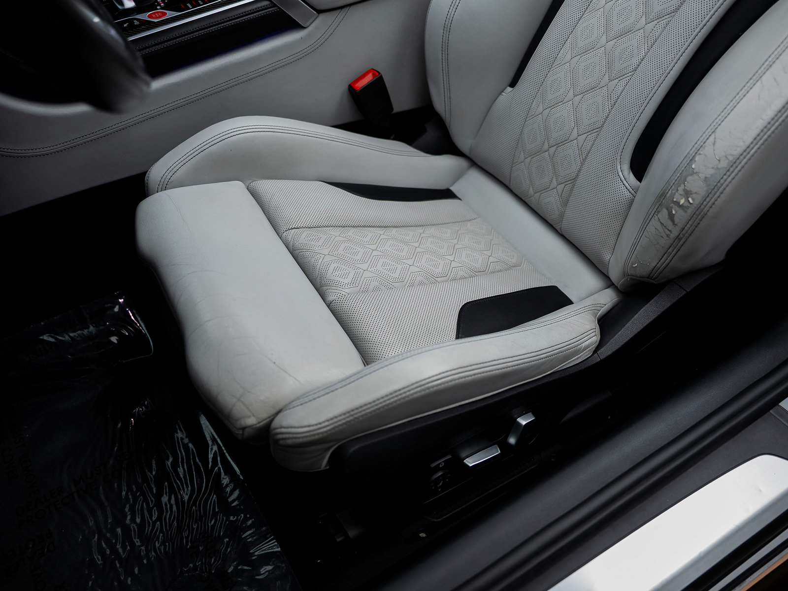 Used 2020 BMW M8 Convertible w/ M Driver's Package AWD/4WD image 37