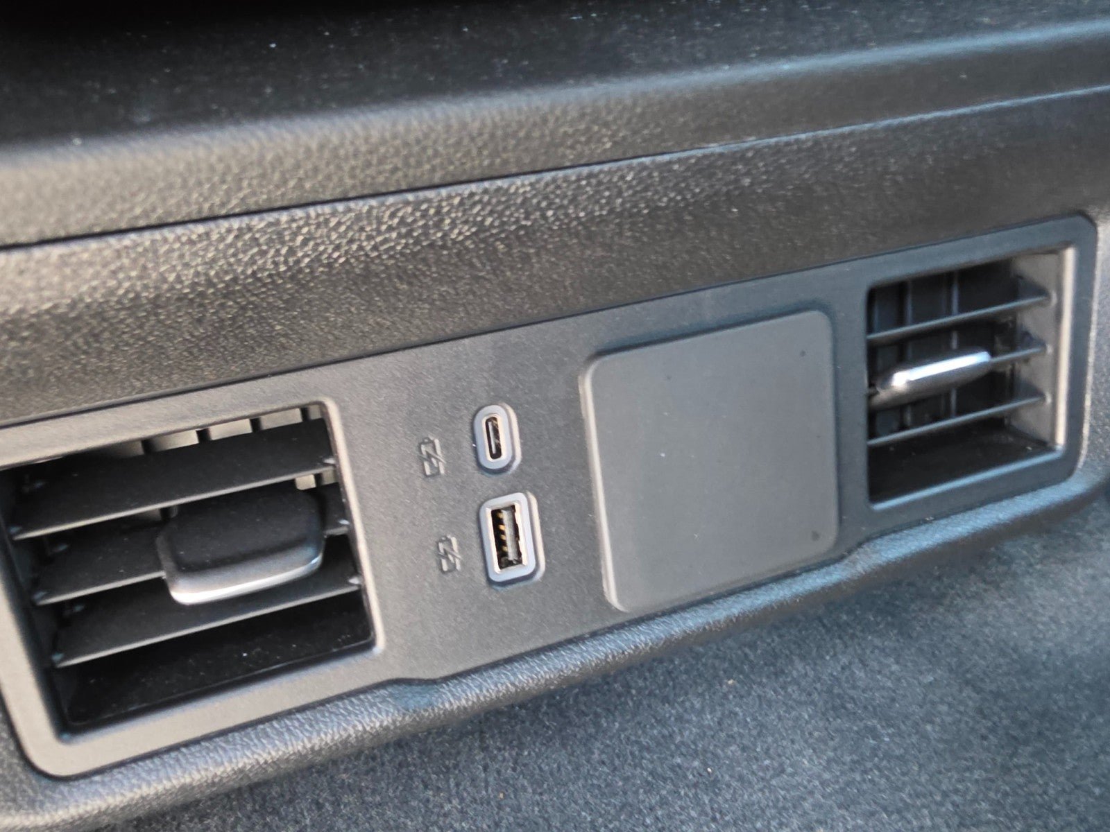 Used 2025 Chevrolet Silverado 1500 Custom Trail Boss w/ Dark Appearance Package AWD/4WD image 26