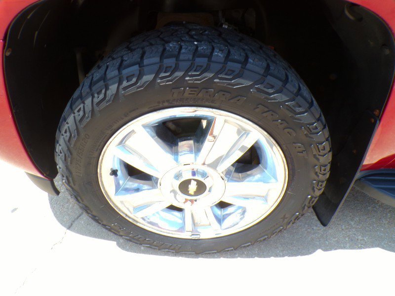 Used 2010 Chevrolet Suburban LTZ image 25