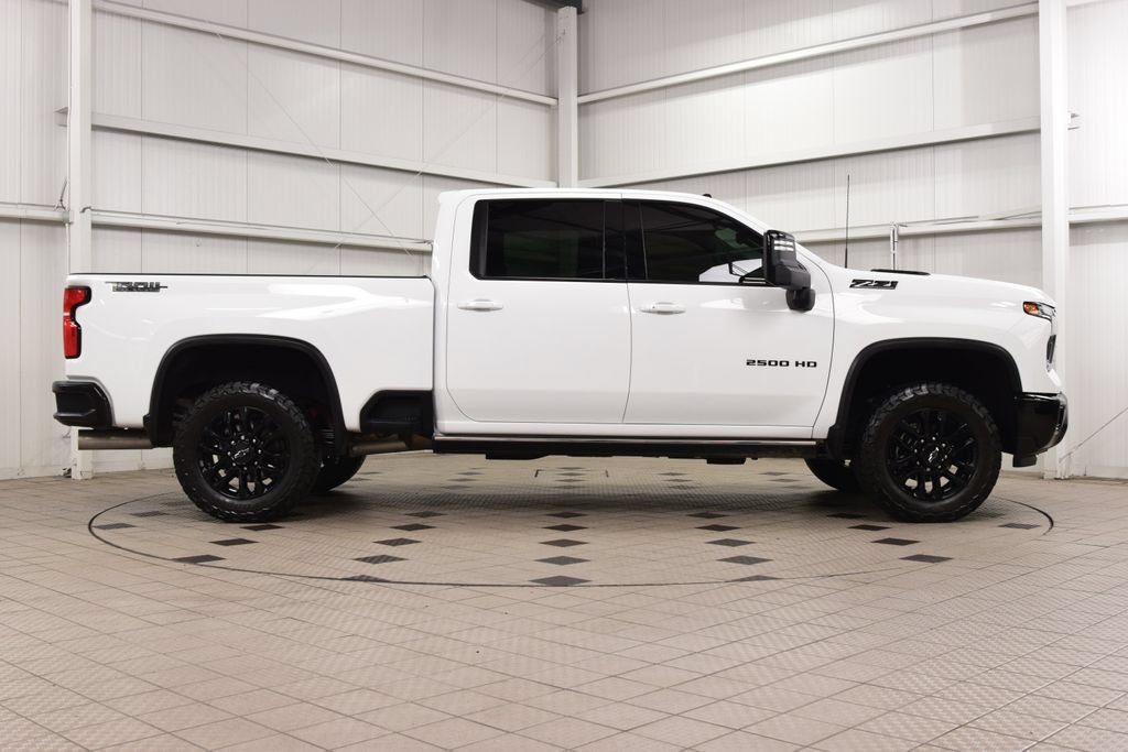 Used 2025 Chevrolet Silverado 2500 LTZ w/ LTZ Plus Package AWD/4WD image 9
