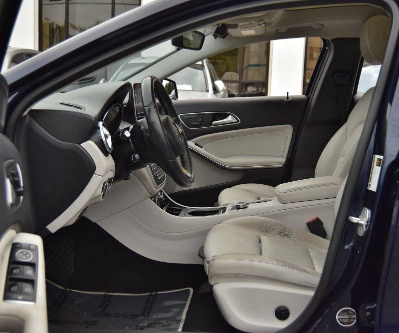 Used 2017 Mercedes-Benz GLA 250 4MATIC image 17