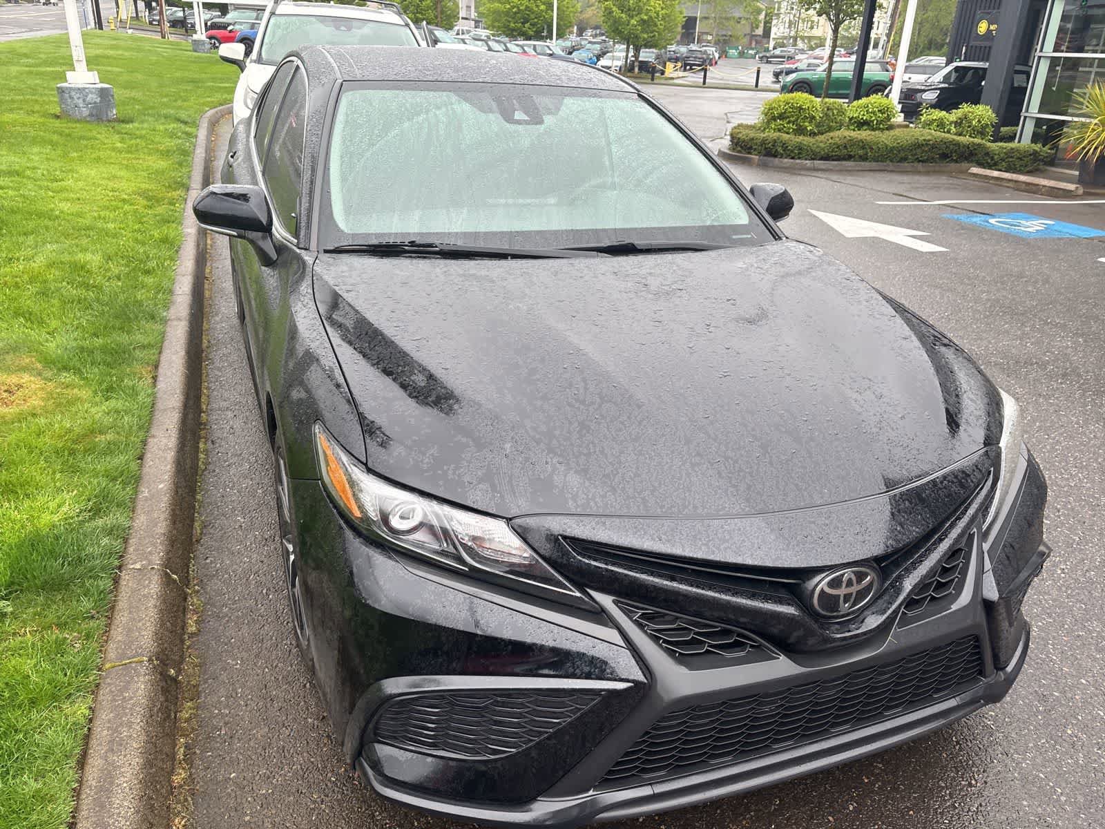 Used 2022 Toyota Camry SE FWD image 10