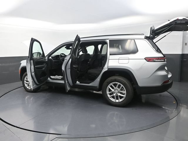 Used 2025 Jeep Grand Cherokee L Laredo AWD/4WD image 34