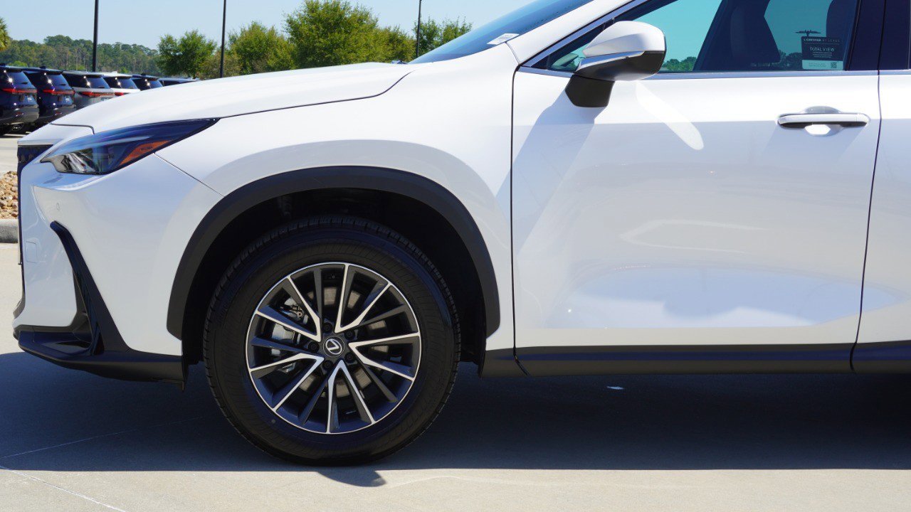 Used 2025 Lexus NX 250 FWD w/ Accessory Package (Z1) image 10