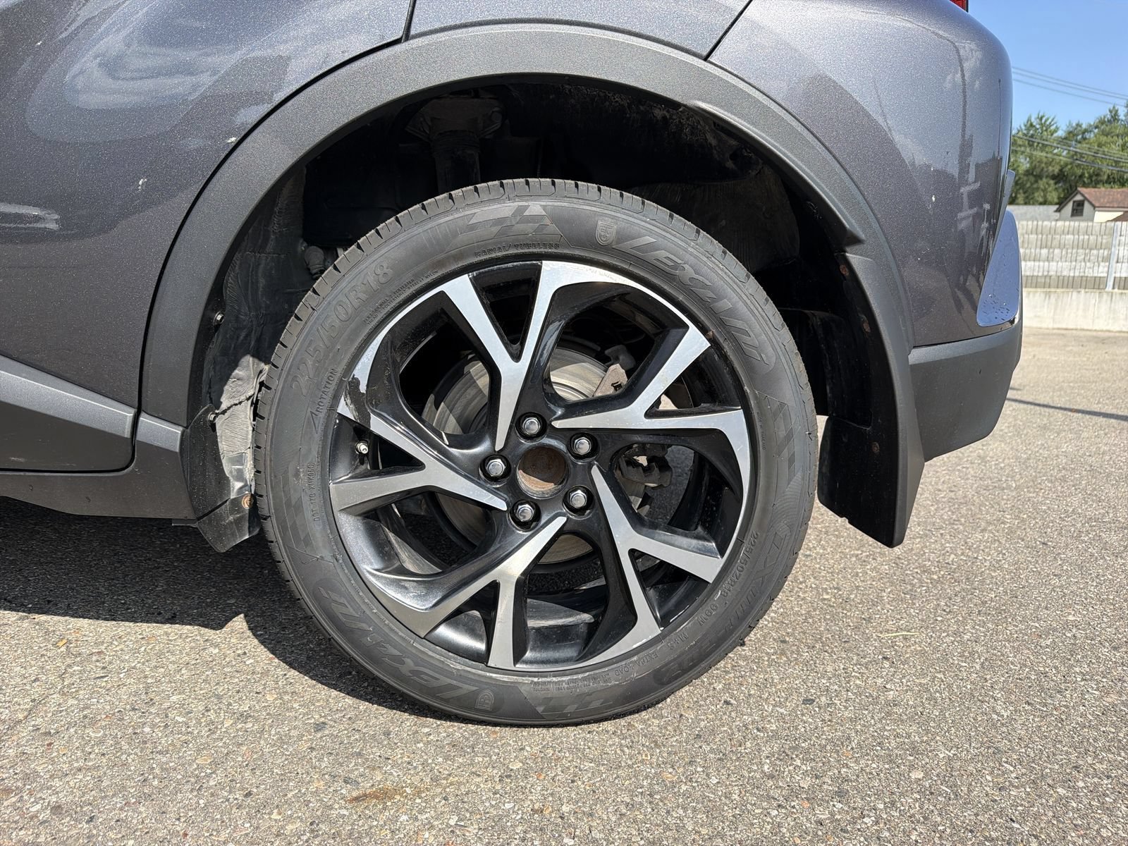 Used 2022 Toyota C-HR XLE FWD image 14